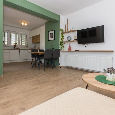Adria Krk Apartment Đảo Krk Ngoại thất bức ảnh