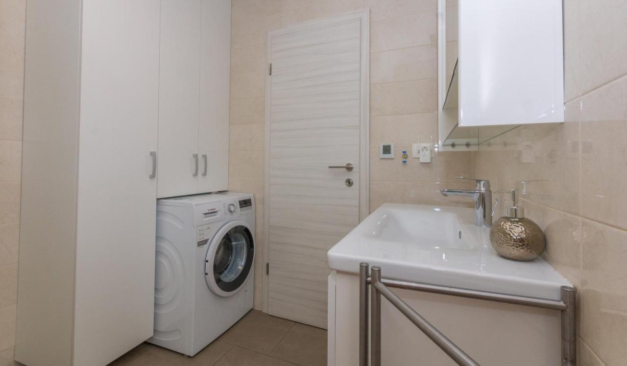 Adria Krk Apartment Đảo Krk Ngoại thất bức ảnh